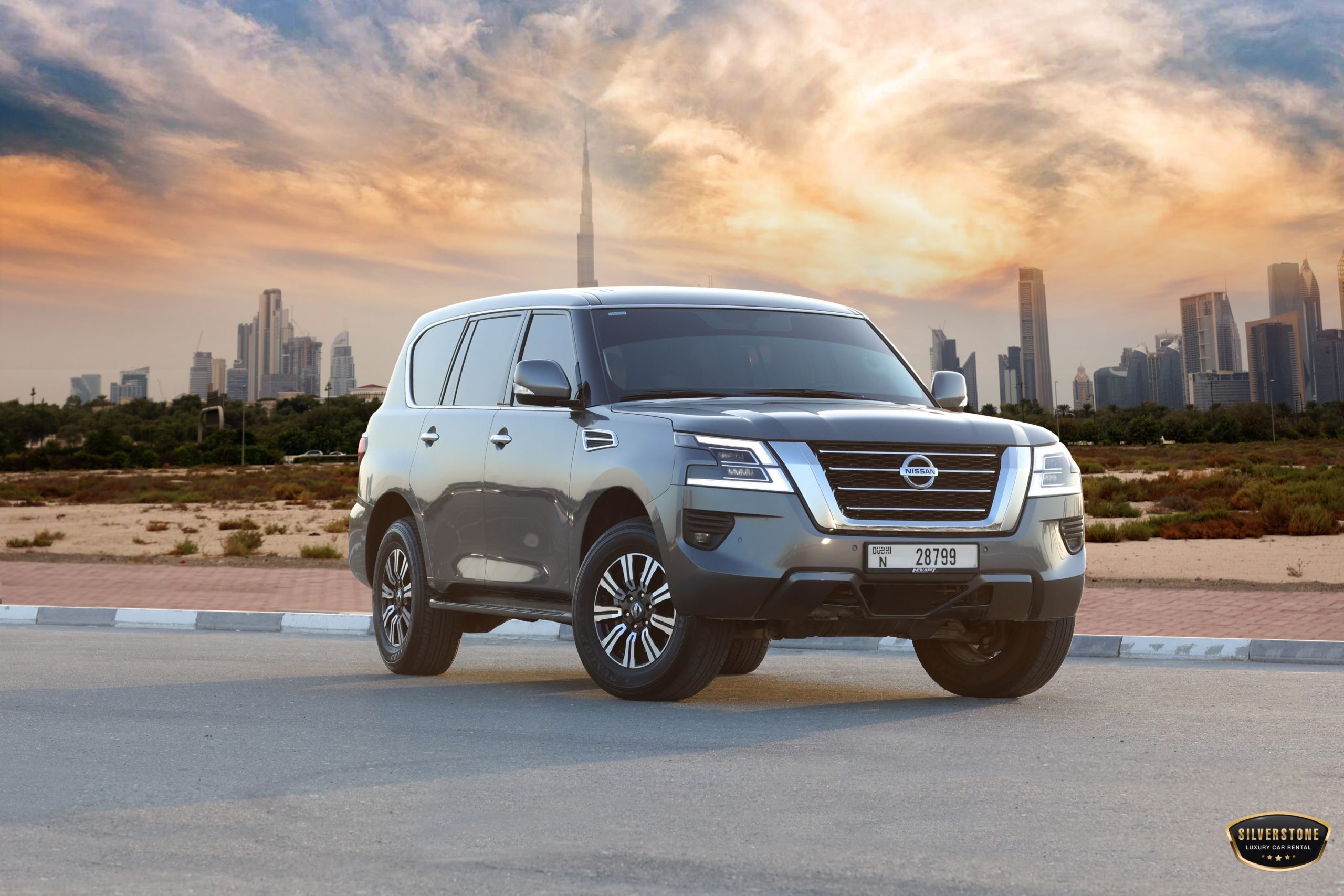 Mieten Sie Nissan Patrol in Dubai 2022 590 AED / Tag OKT 30 Rabatt