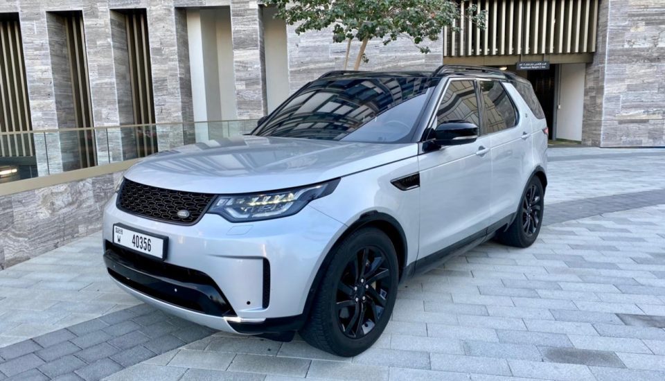 Rent Range Rover Discovery in Dubai